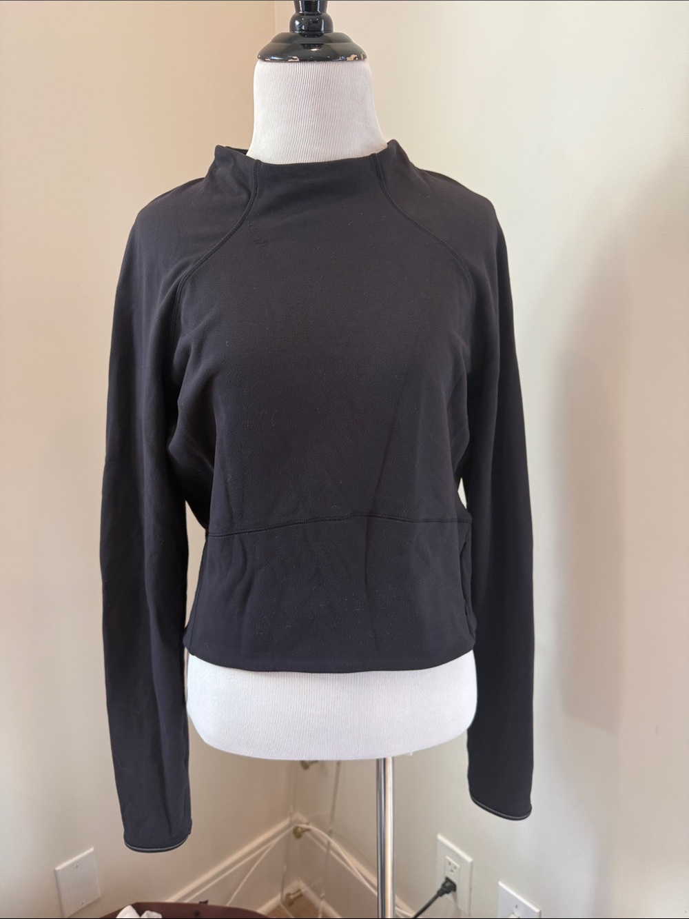 lululemon athletica Black Long-Sleeve Pullover Hoodie